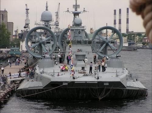 Tàu đổ bộ đệm khí do Ukraine chế tạo